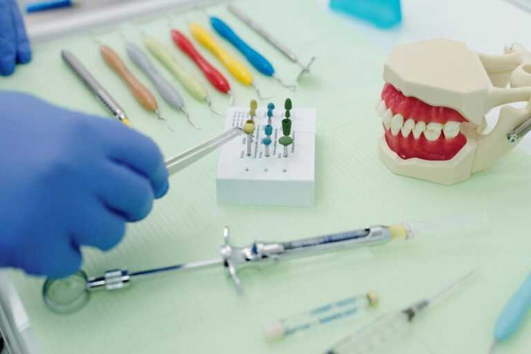 Стоматолог-ортодонт: що лікує та коли потрібно звертатися за допомогою stomatolog ortodont 1