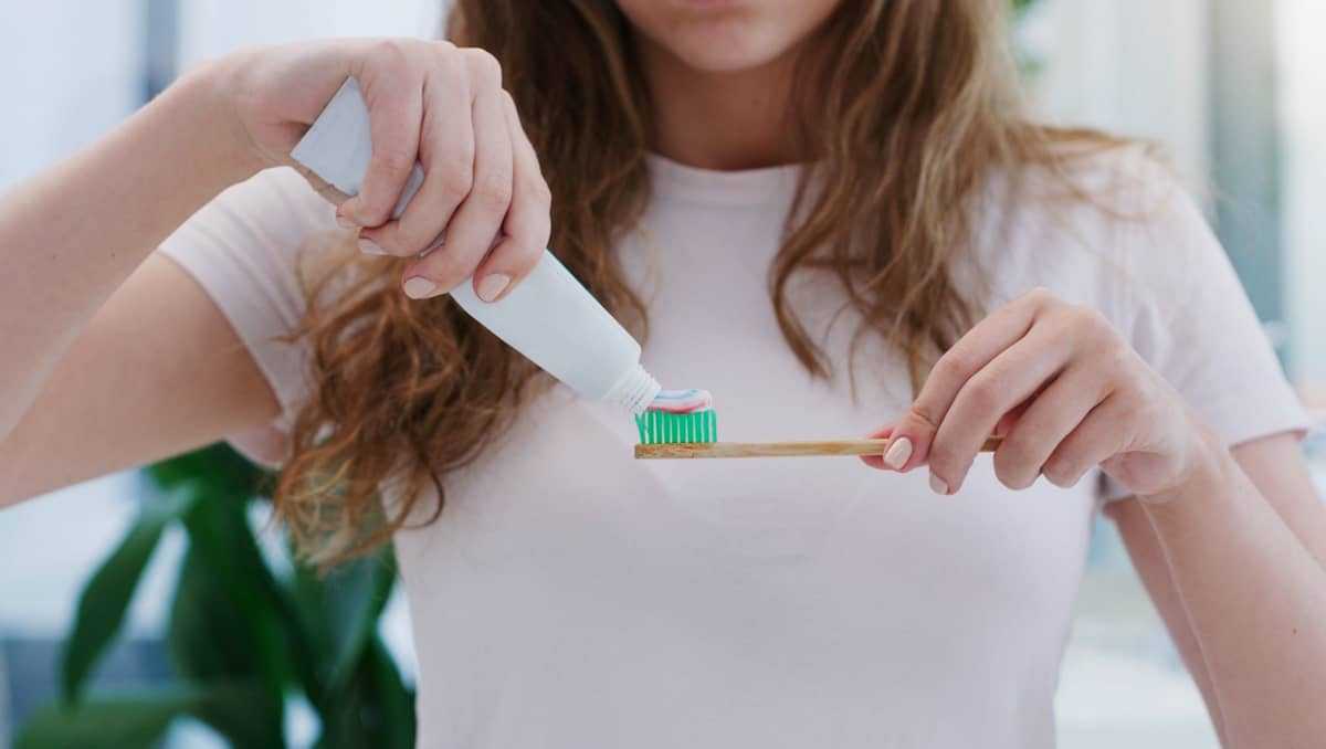 How to Whiten Teeth at Home Without Damaging Them 2 чим відбілити зуби в домашніх умовах
