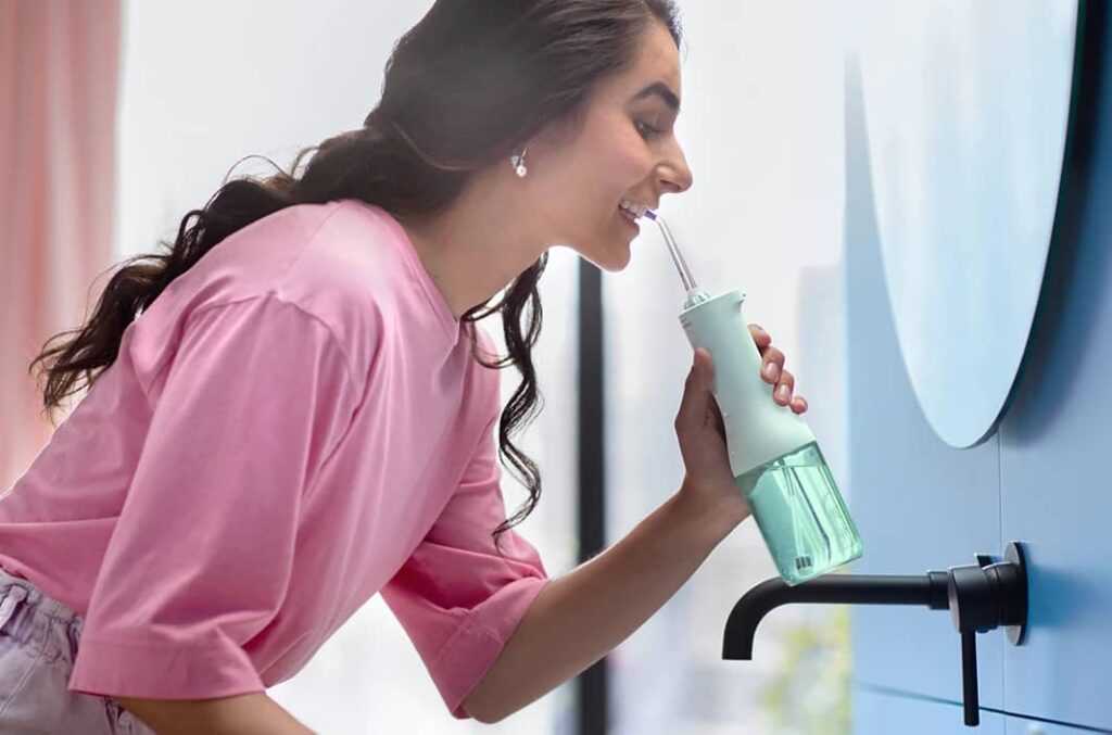 Oral irrigator